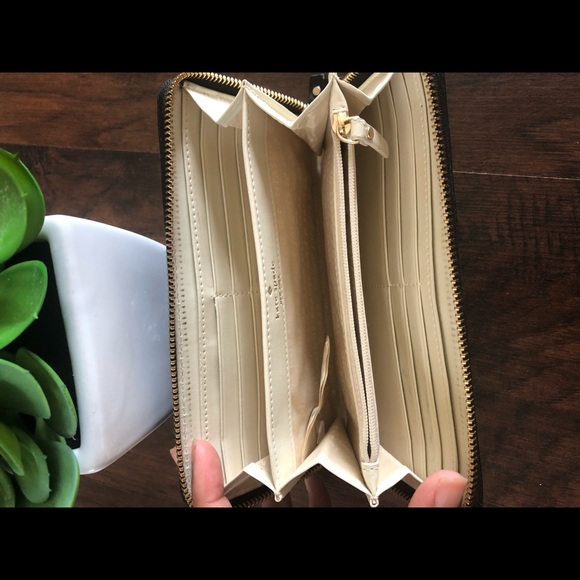 🎀 Kate Spade Wallet🎀 - Picture 4 of 7